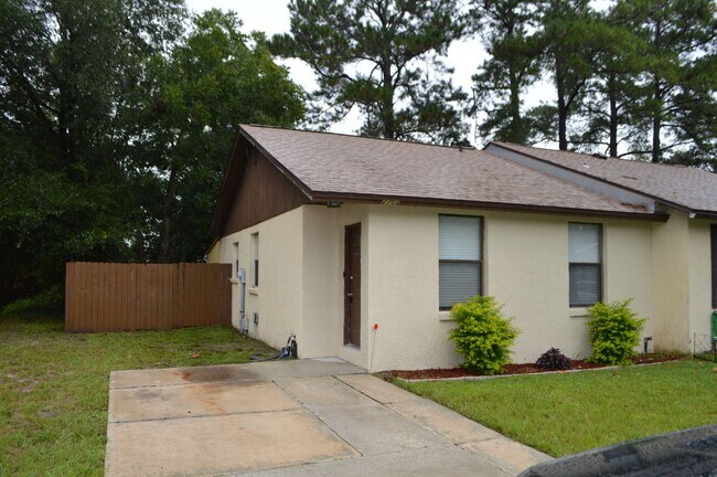Primary Photo - 2 bedroom 1 bath Renovated Patio Home for ...