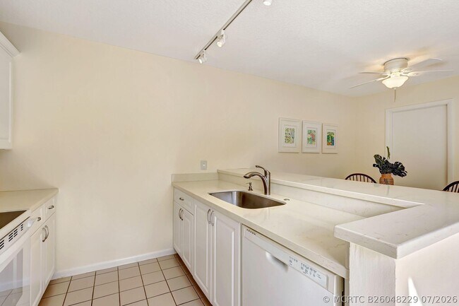 Building Photo - 2332 23rd Ct