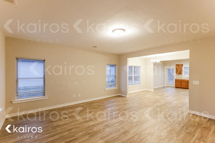 Building Photo - 611 White Oak Cir