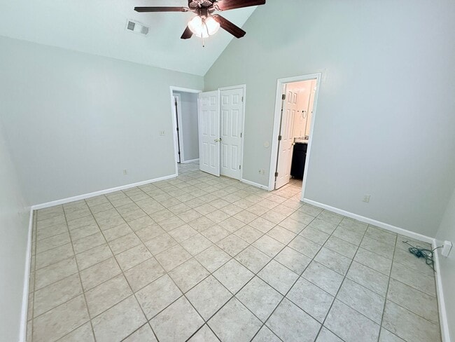 Building Photo - 1001 Creekside Pl