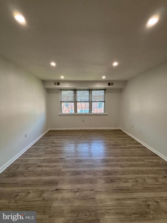 Primary Photo - 822 South Ave