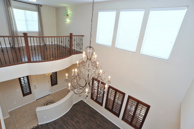 Building Photo - 4 Bedroom, 2.5 Bathroom in Oro Valley