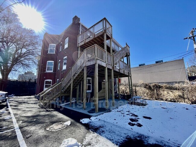 Building Photo - 740 Washington Blvd