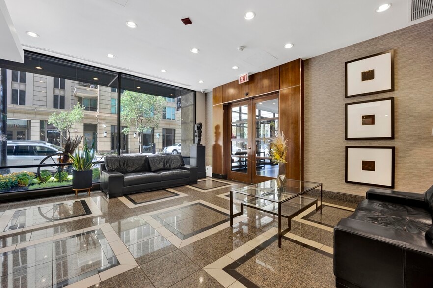 Building Photo - 30 E Huron St