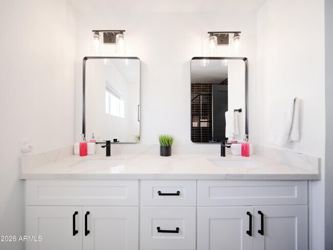 Building Photo - 15218 N 61st St