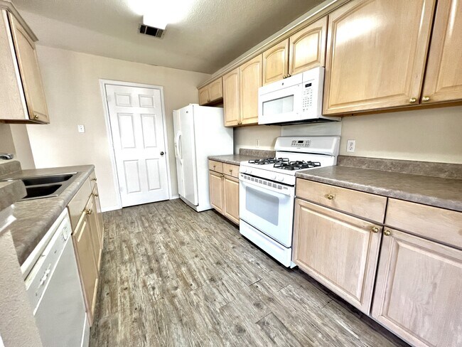 Building Photo - 1505 Merrell Cove