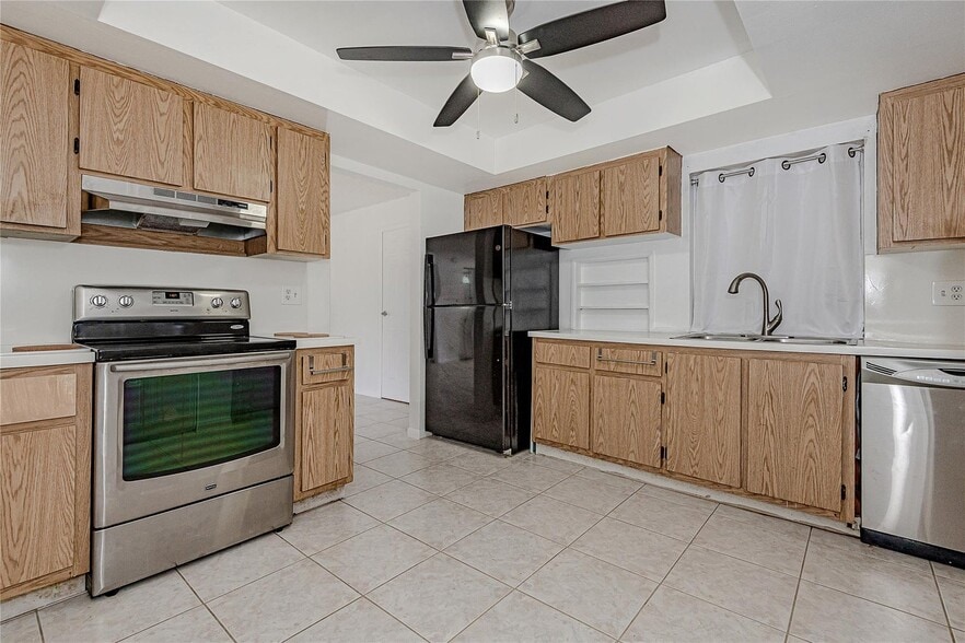 Building Photo - 2831 NW 51st Ter