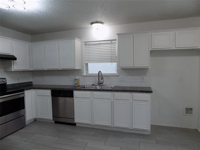 Building Photo - 6009 Castanada Dr