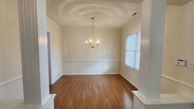 Building Photo - Sawyer Lakes