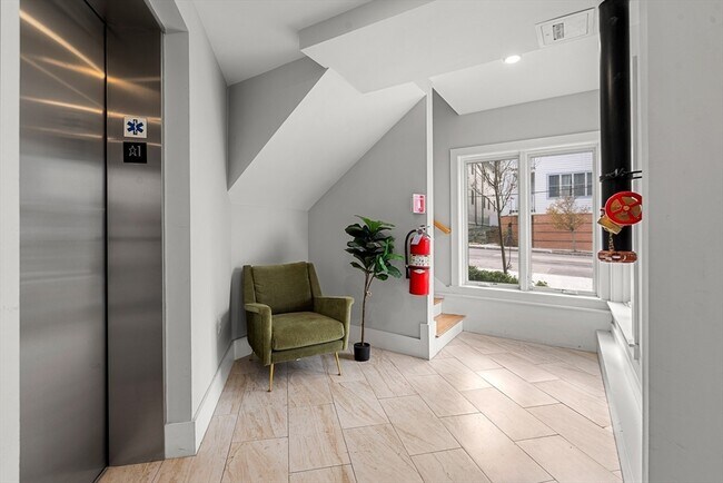 Building Photo - 150 Hancock St