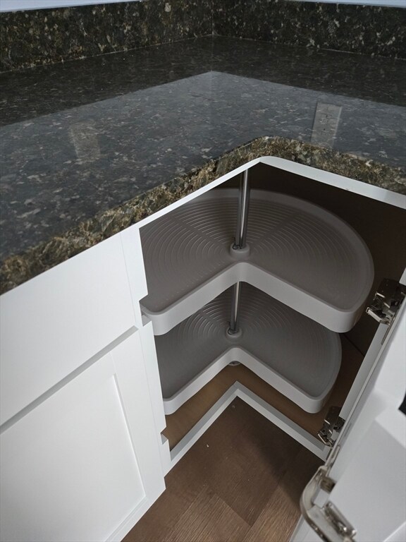 Building Photo - 715 River St