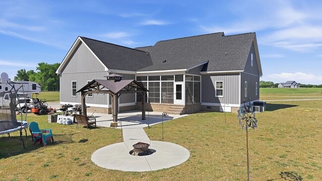 Building Photo - Quiet Country Living on 6+ Acres Between Rocky Mount and Wilson