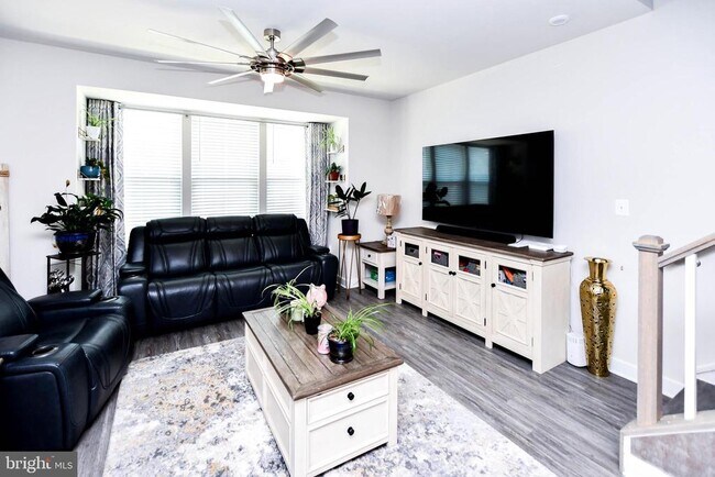 Building Photo - 7205 Sprouse Ct