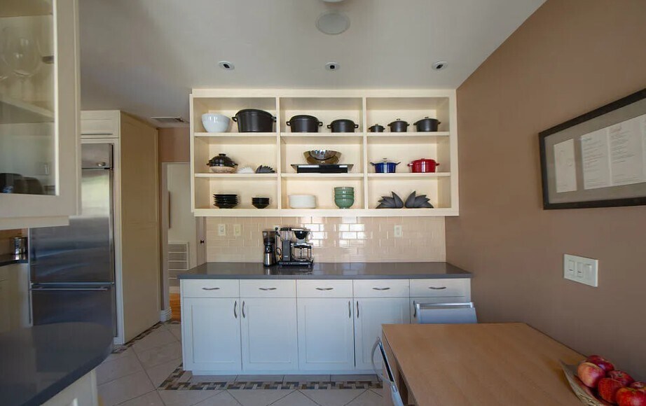 Building Photo - 738 N La Jolla Ave