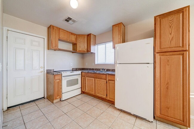 Building Photo - 108 Adams St