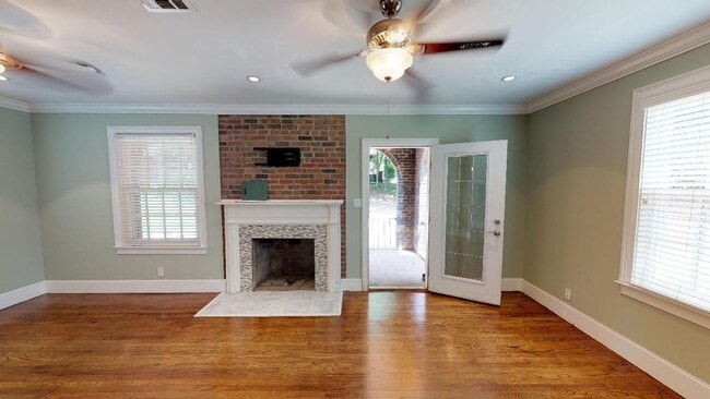 Building Photo - $1695/Bedroom | 7BR Home Near UTK | Fort S...