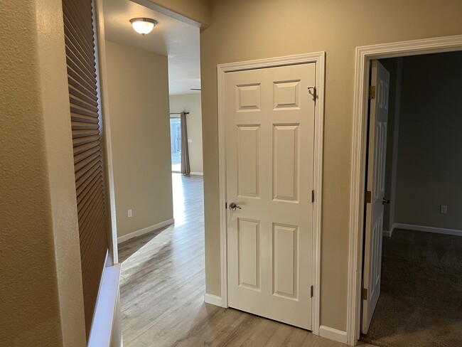 Building Photo - 4321 Paulson Ln