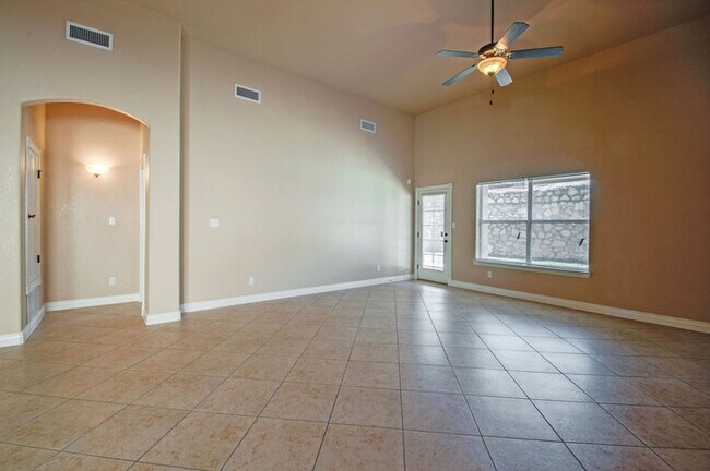Building Photo - Northeast Home w/ Refrigerated Air