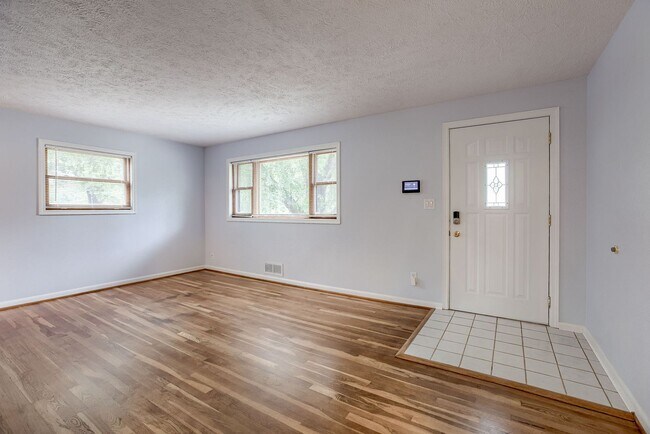 Building Photo - 1230 Cole Creek Dr