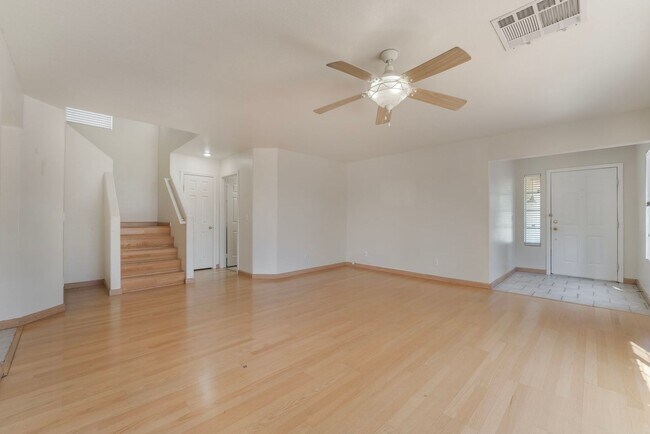 Building Photo - Beautiful Home in a Corner Lot!