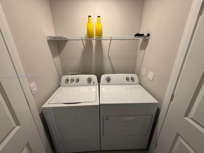 Building Photo - 3051 S Beechwood Cir