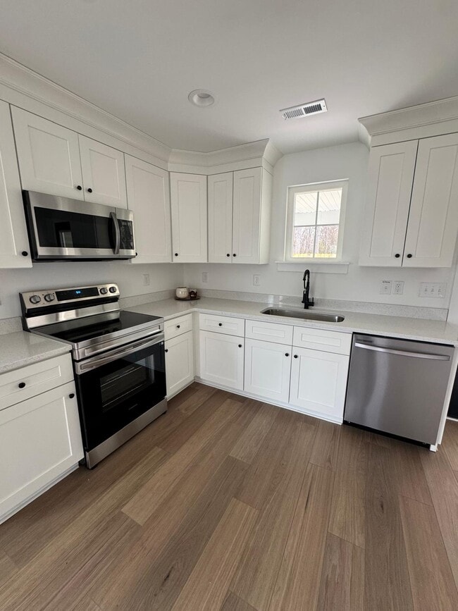 Building Photo - 518 Crump St