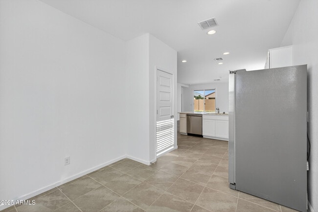 Building Photo - 2994 E Barrel Race Rd