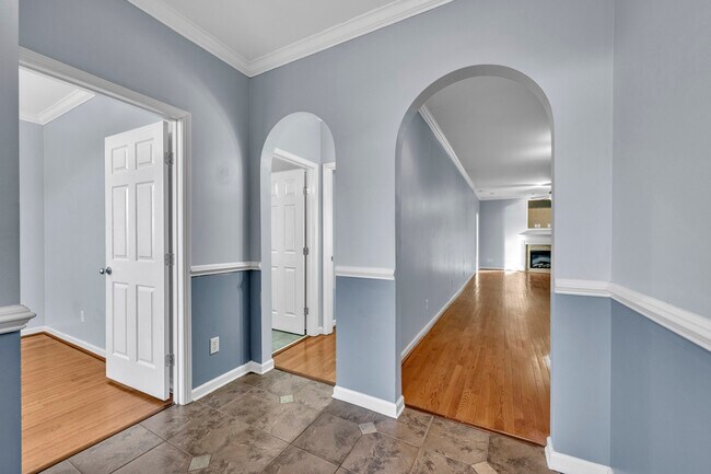 Building Photo - 3105 Vintage Way