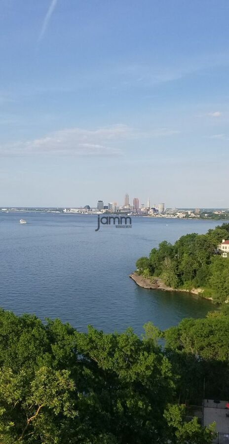 Building Photo - 11820 Edgewater Dr