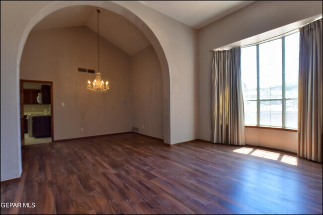 Building Photo - 6451 Loma De Cristo Dr