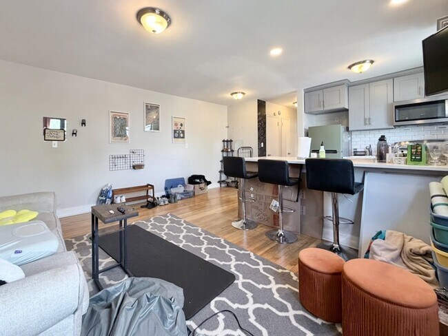 Building Photo - 165 Vroom St