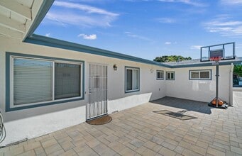 Building Photo - 248 Avenida Cabrillo