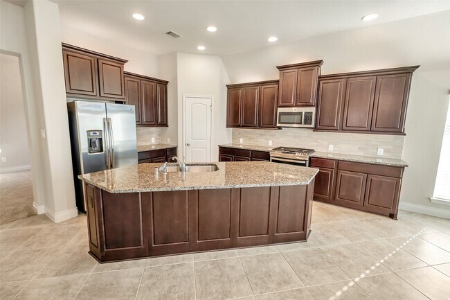 Building Photo - 2911 River Flower Ln