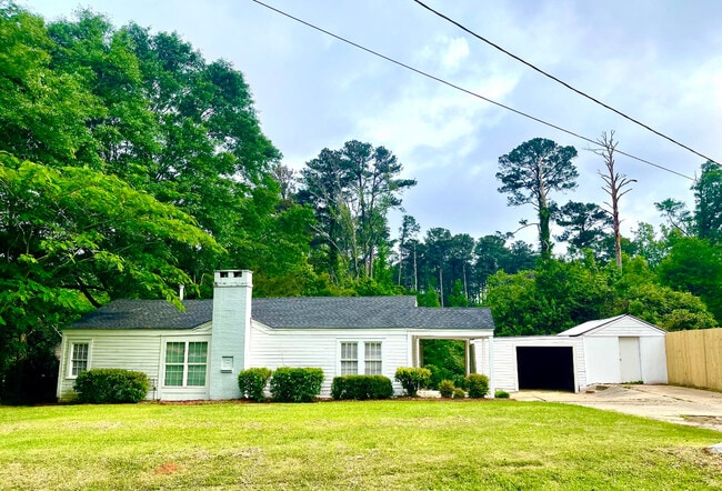 Primary Photo - 641 Azalea Dr