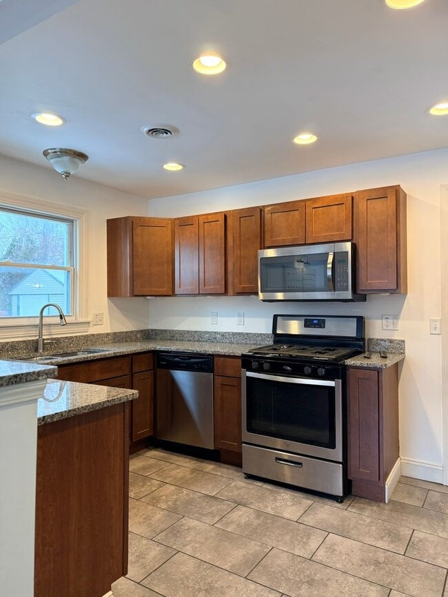 Building Photo - NEW RENTAL!