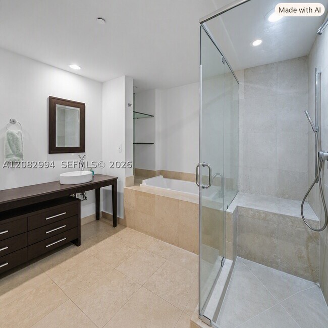 Building Photo - 495 Brickell Ave