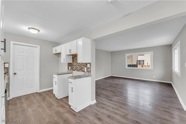 Building Photo - 1092 Peerless Ave