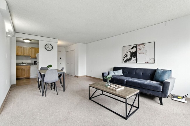 Building Photo - 1711 Bellevue Ave