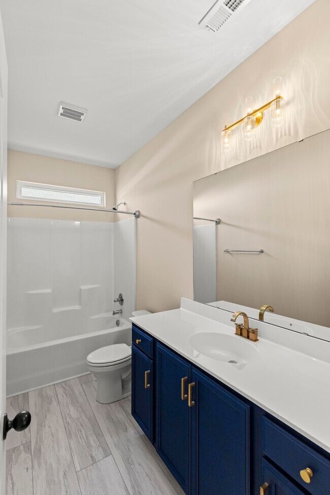 Building Photo - 3 bedroom with bonus room in Holly Ridge is available now!