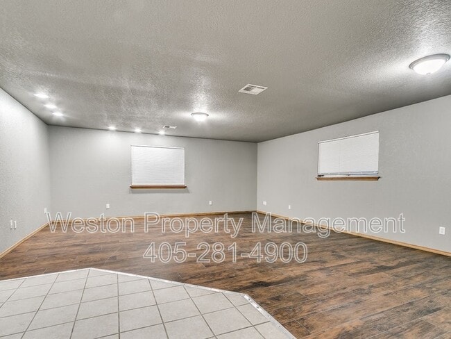 Building Photo - 1304 Regency Blvd