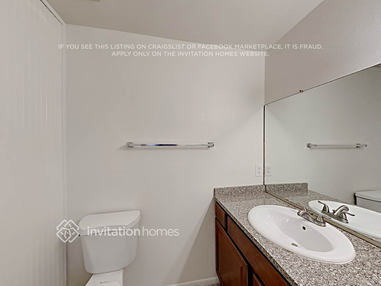 Building Photo - 4602 W Paradise Dr