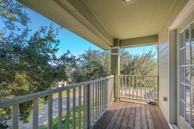 Building Photo - 20702 Settlers Lake Cir N