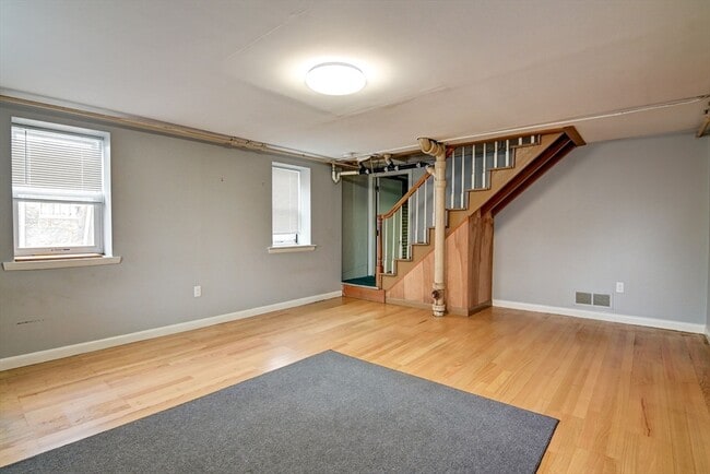 Building Photo - 317 Elmwood Ave