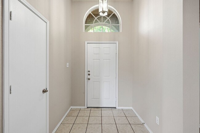Building Photo - 1113 Beaverwood Ln