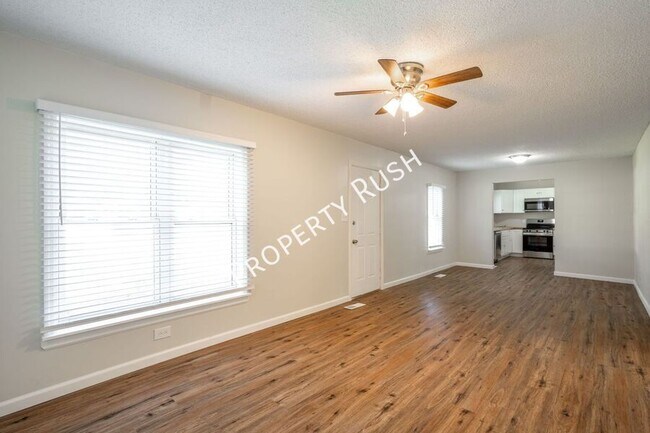 Building Photo - 169 Everglades Blvd