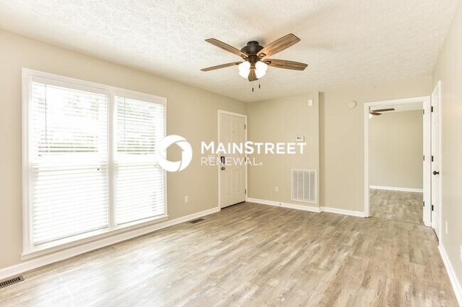 Building Photo - 3 Bedroom Pet-Friendly Home in FAIRVIEW, TN with Main Street Renewal