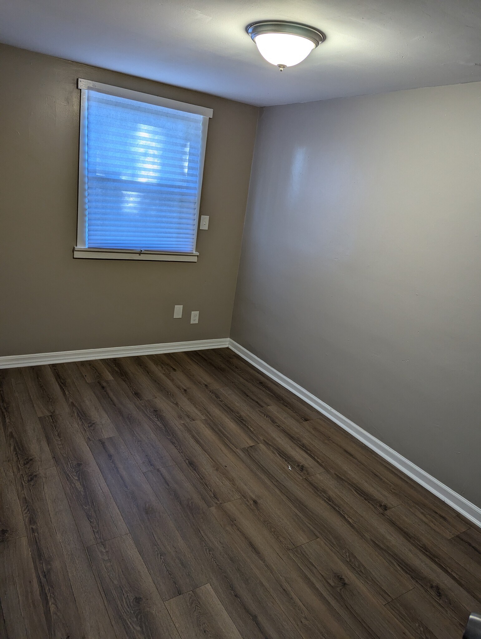 Building Photo - 1026 Fredonia Ct