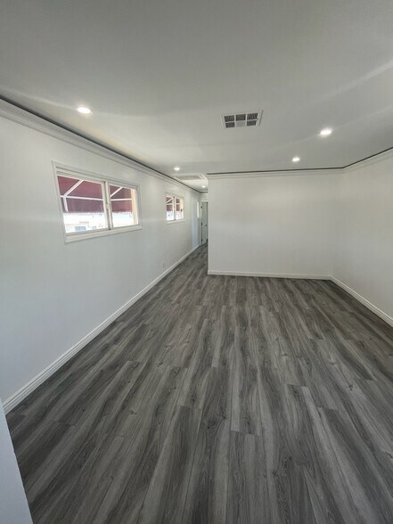 Building Photo - 11685 Magnolia Blvd