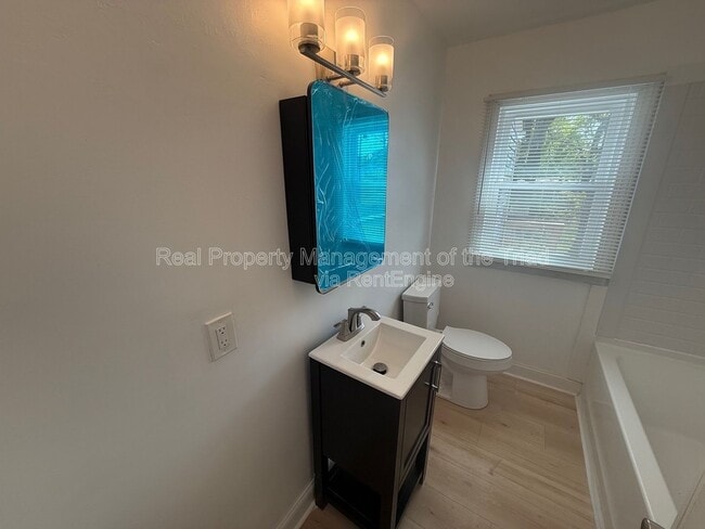 Building Photo - 1604 Textile Dr