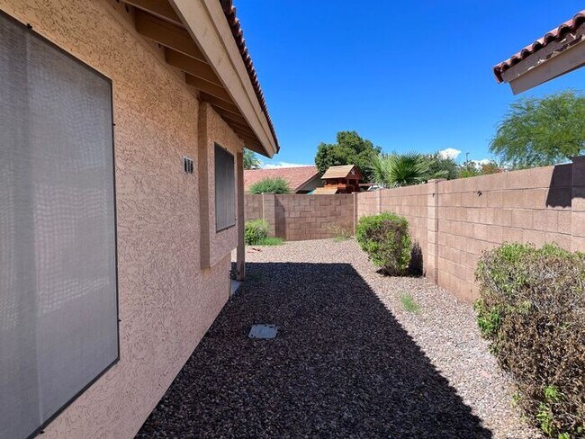 Building Photo - MOVE IN SPECIALS!! Lovely 3BD-2BA Gilbert ...